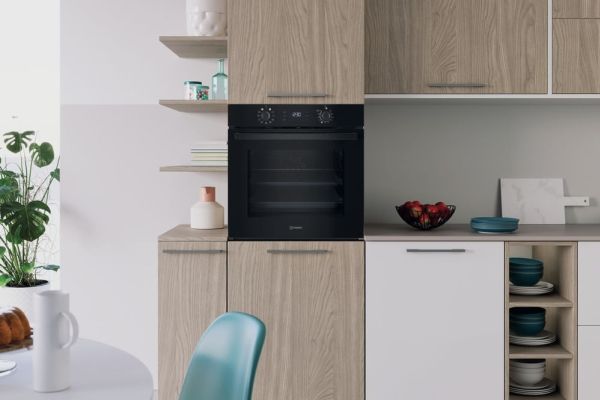 Indesit IO K58HS B, Medium, Elektrisk ovn, 71 L, 71 L, Blæsertvungen, Hydrolytisk